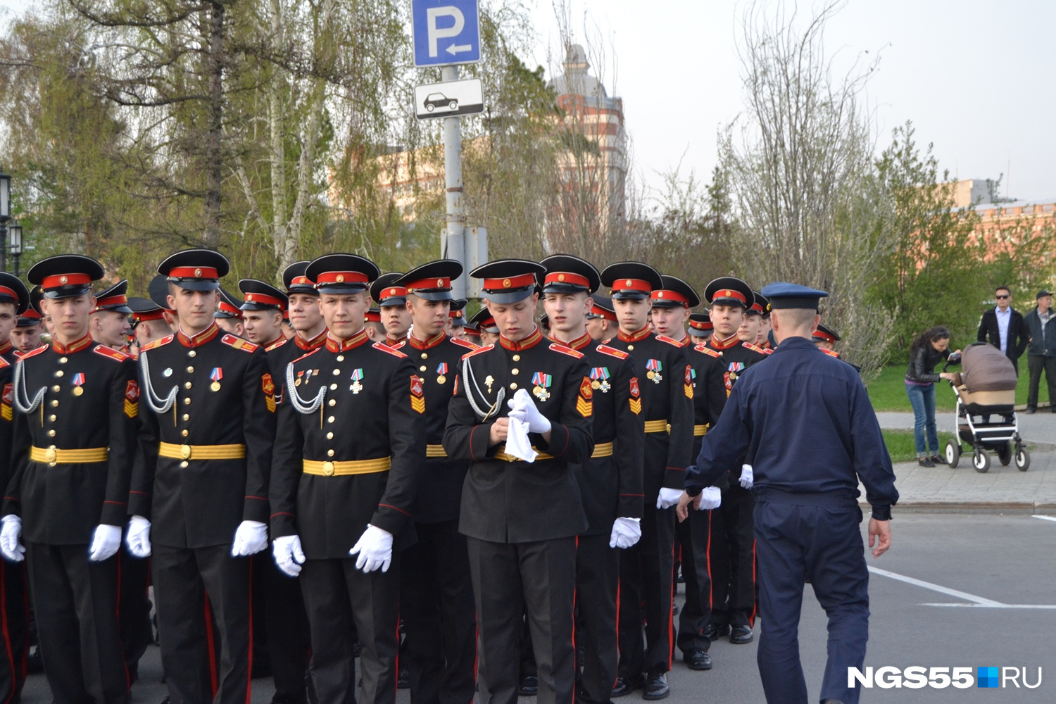 Последние штрихи при подготовке к параду