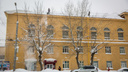Протёкший Новосибирск: горожане массово жалуются на текущие крыши, сход снега и падающие козырьки