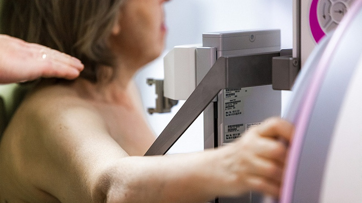 «Из 50 женщин здоровы четыре»: челябинки прошли маммографию на площади Революции