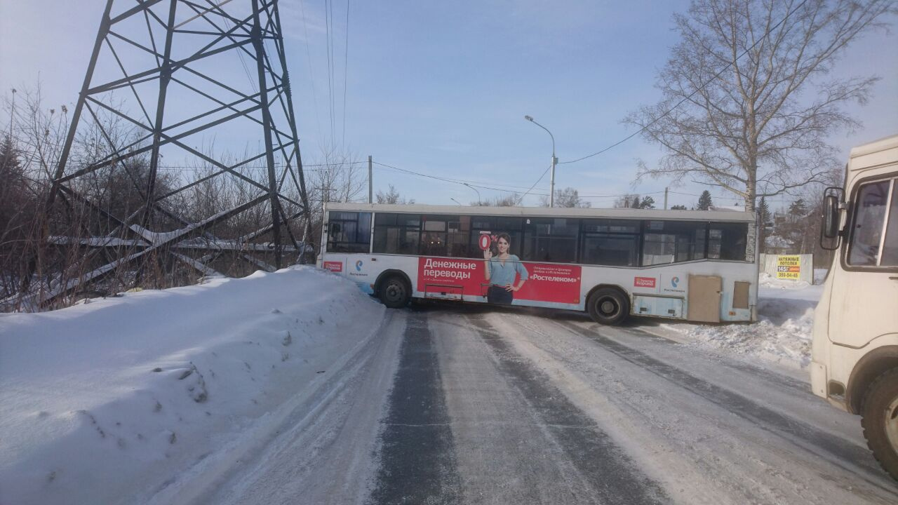 9 автобус новосибирск. Автобус 41 Новосибирск. Автобус 13 Новосибирск. Автобус Новосибирск зима. Автобусы Новосибирск 2000.