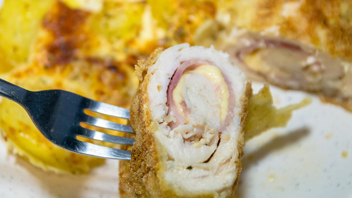 Ужин по-французски: готовим курицу кордон блю за полчаса