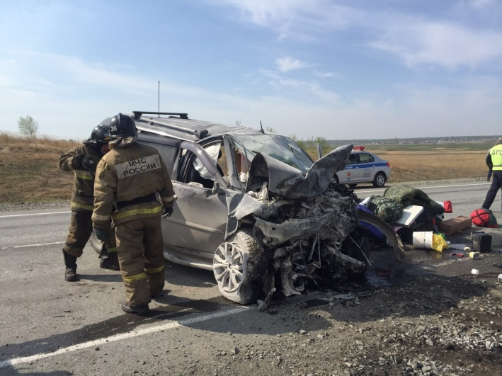 Пассажир Mitsubishi погиб на месте аварии, водителя доставили в больницу Пассажир Mitsubishi погиб на месте аварии, водителя доставили в больницу