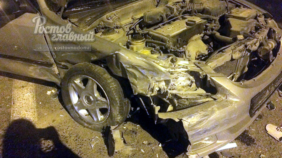 Опасный маневр: три человека ранены в аварии под Ростовом