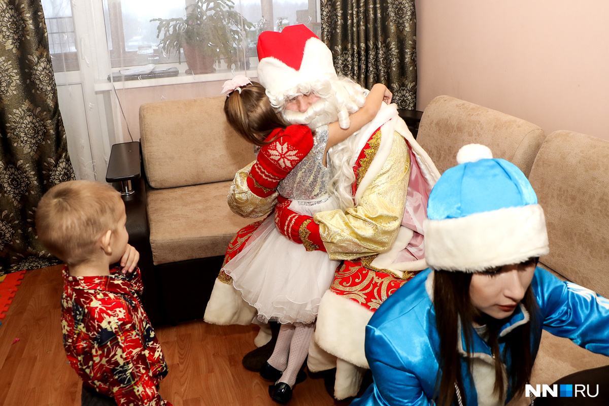 Обнимашки с Дедом Морозом — для исполнения желаний