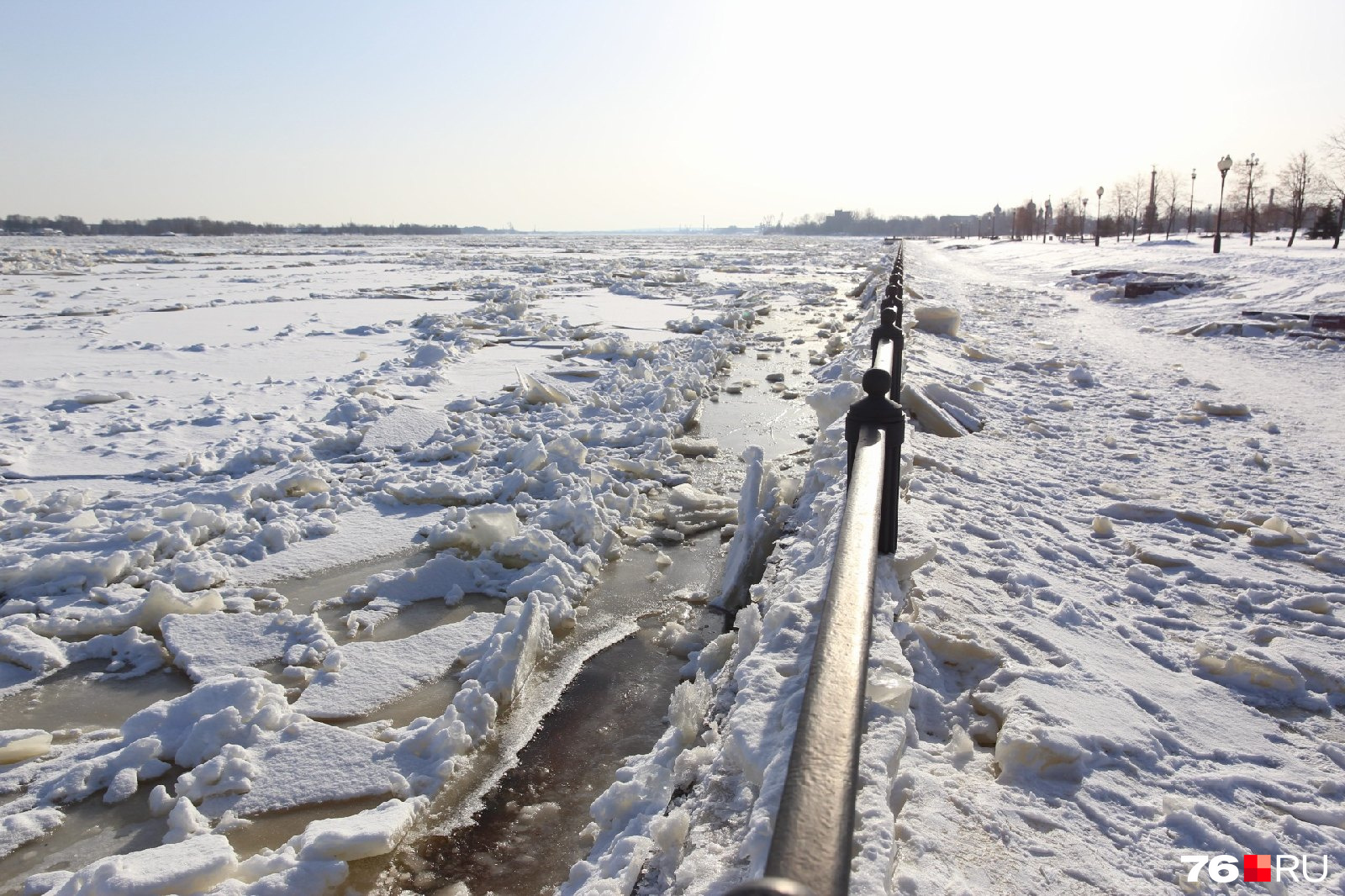 Паводок. Половодье презентация. Полотняный завод калужская затопило. Весной вода поднялась и затопила. Разлив волги.