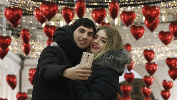Расскажи всему городу о своей любви: 14 февраля екатеринбуржцы смогут попасть в прямой эфир E1.RU