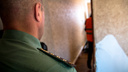 В Самарской области алиментщика арестовали за прятки от приставов в шкафу