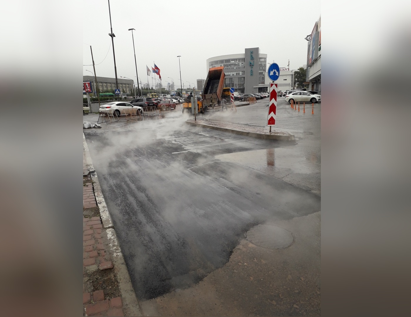 Фото сделано недалеко от ТРЦ «Июнь» Фото сделано недалеко от ТРЦ «Июнь»