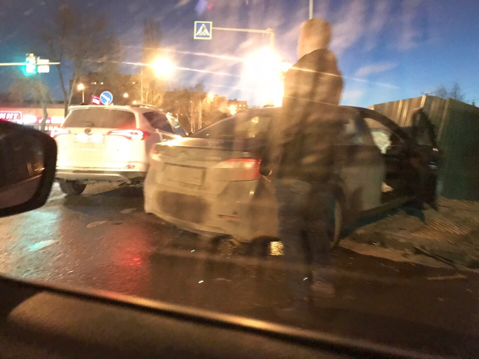 Дтп самара газель. Дтп с участием газели и камри воронеж. Газель грузовая врезалась. Дтп самара газель. Газель 2023.