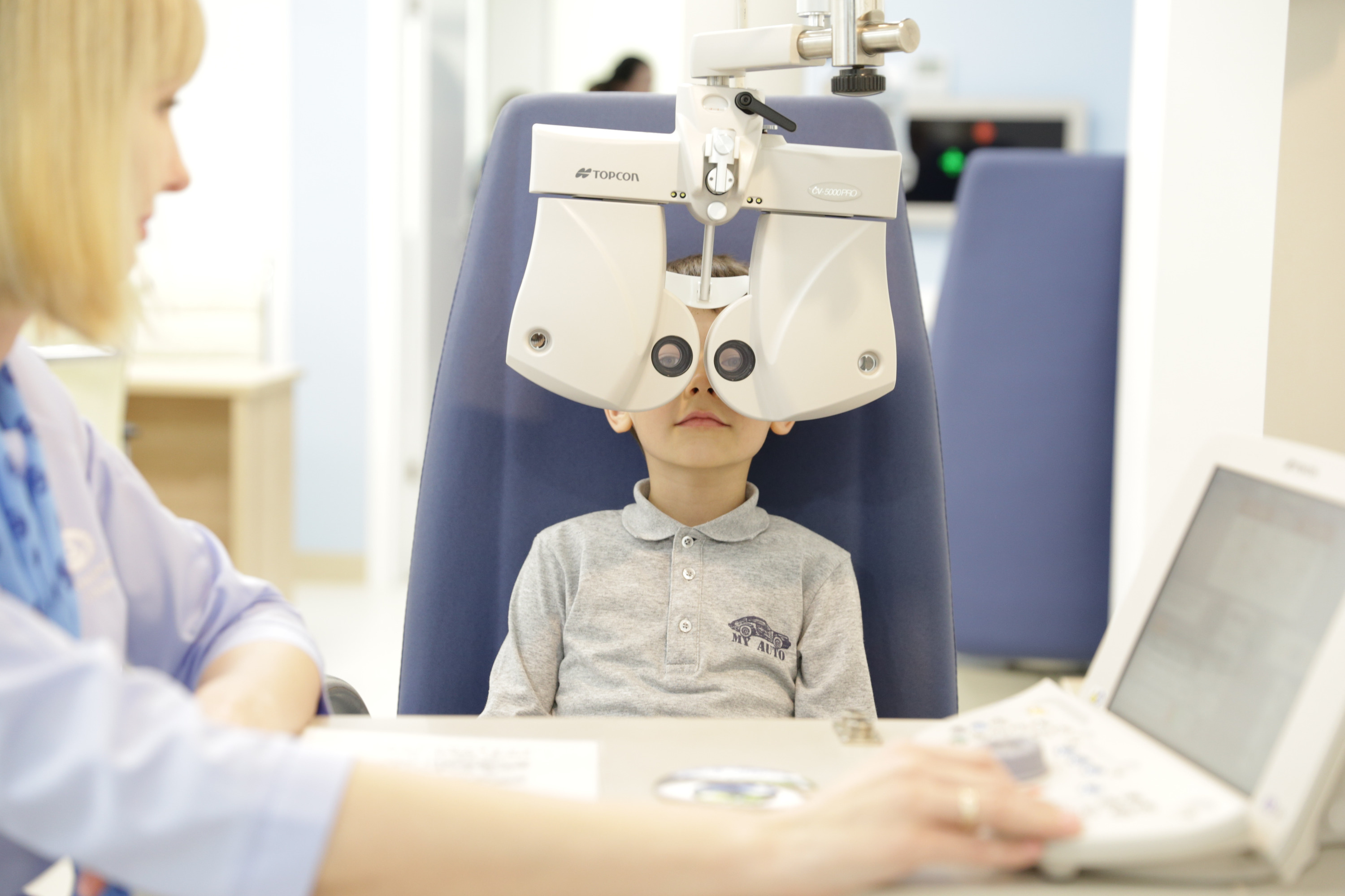 Охрана зрения екатеринбург. Детский офтальмолог. Прием детского офтальмолога. Детское зрение. Проф оммотр детям зрения.