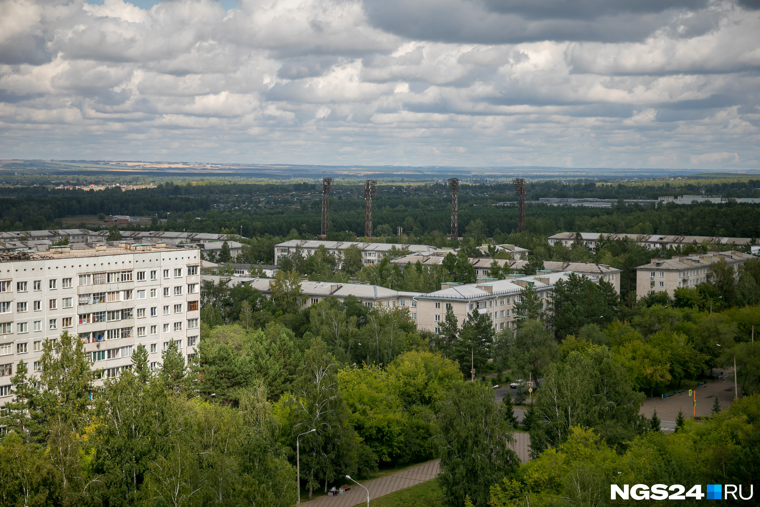 Погода в сосновоборске красноярского. Сосновоборск 2006. Сосновоборск с высоты. Зеленый город Сосновоборск. Сосновоборск вид на завод.