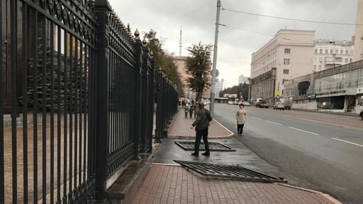 В Челябинске арестовали мужчину, сломавшего ворота в резиденцию губернатора