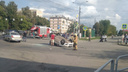 На перекрёстке Доватора и Шаумяна в Челябинске перевернулось такси