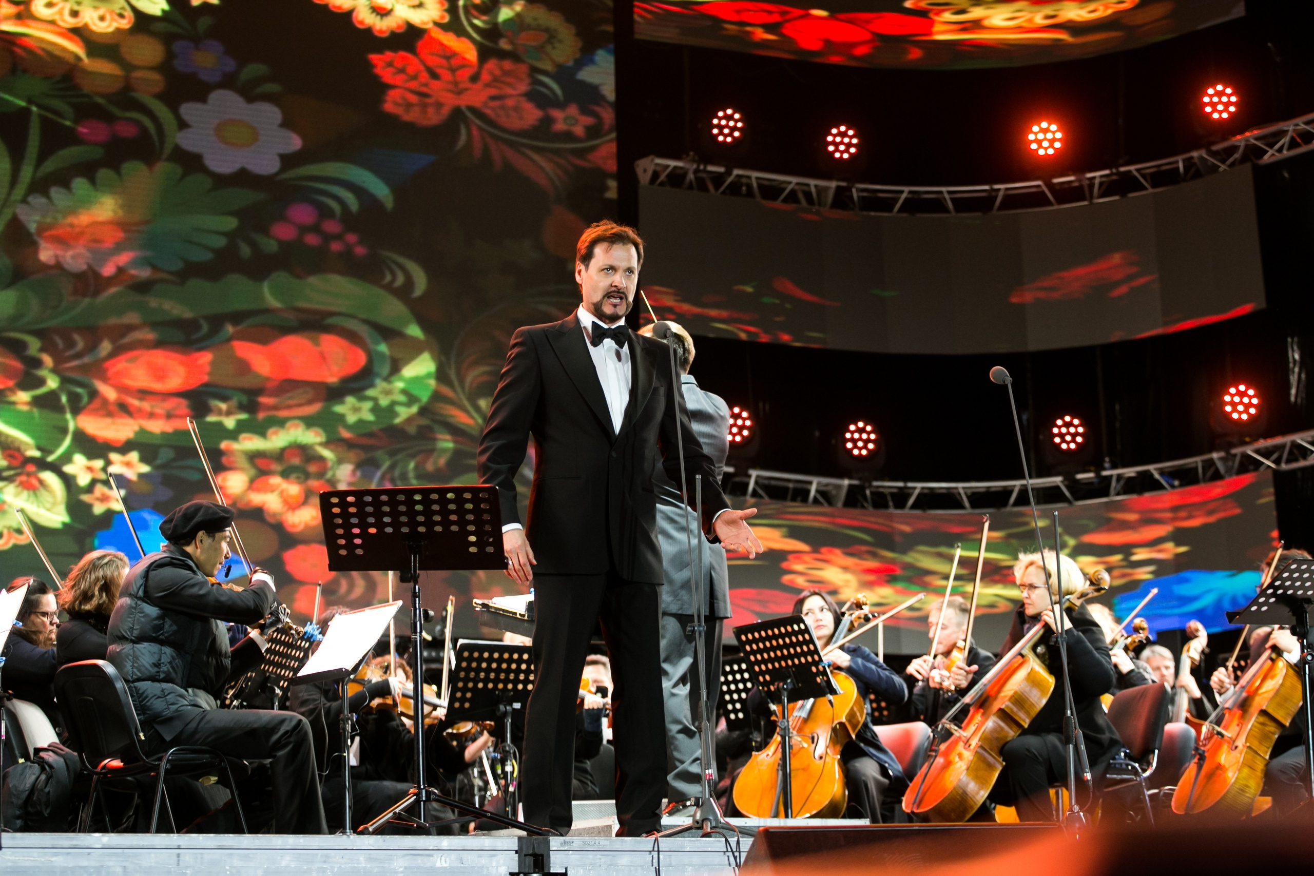 Парад оперных звезд продолжил любитель публики Аскар Абдразаков