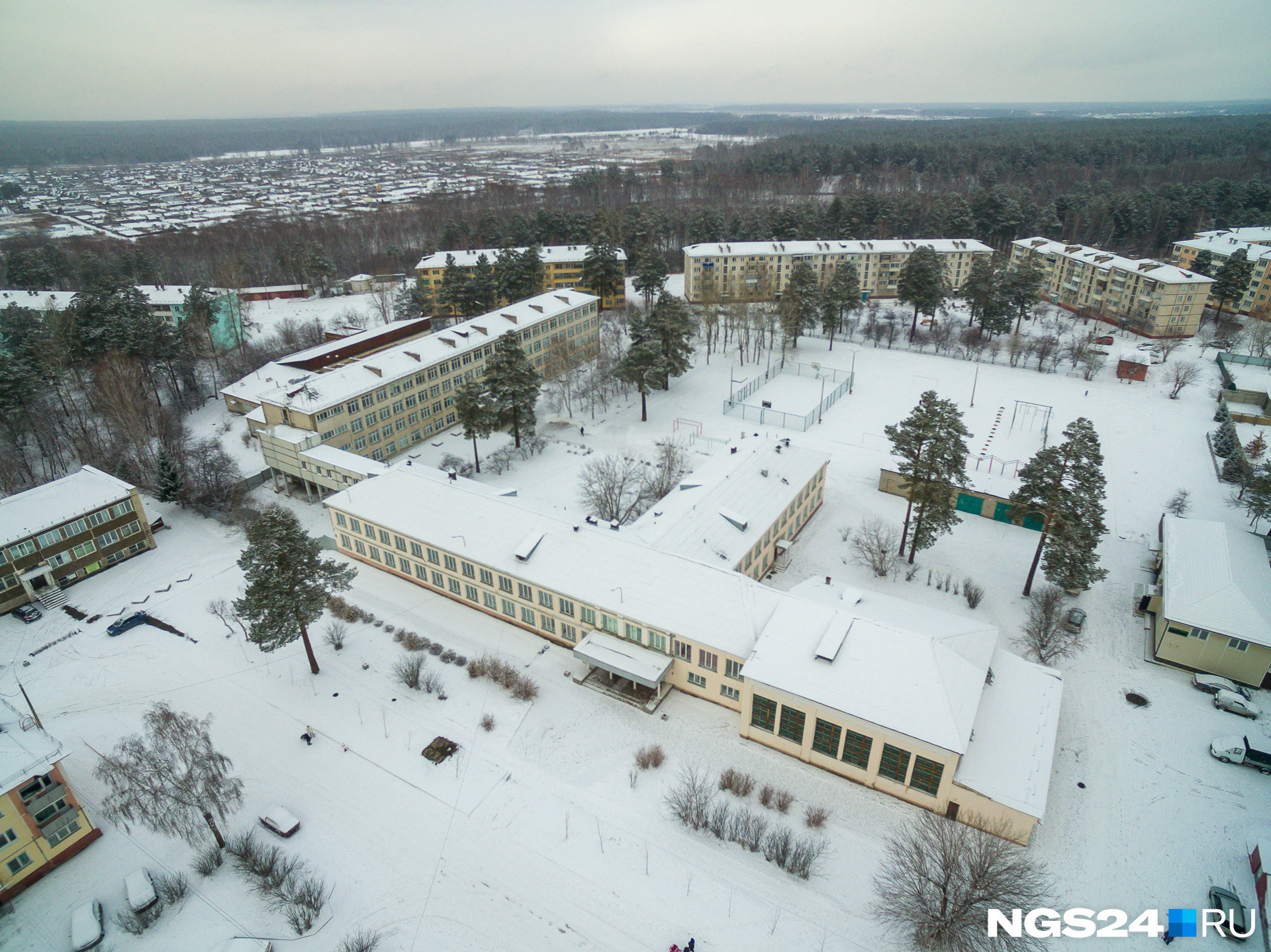 Вид на школу <nobr class="_">№ 104</nobr> Вид на школу <nobr class="_">№ 104</nobr>
