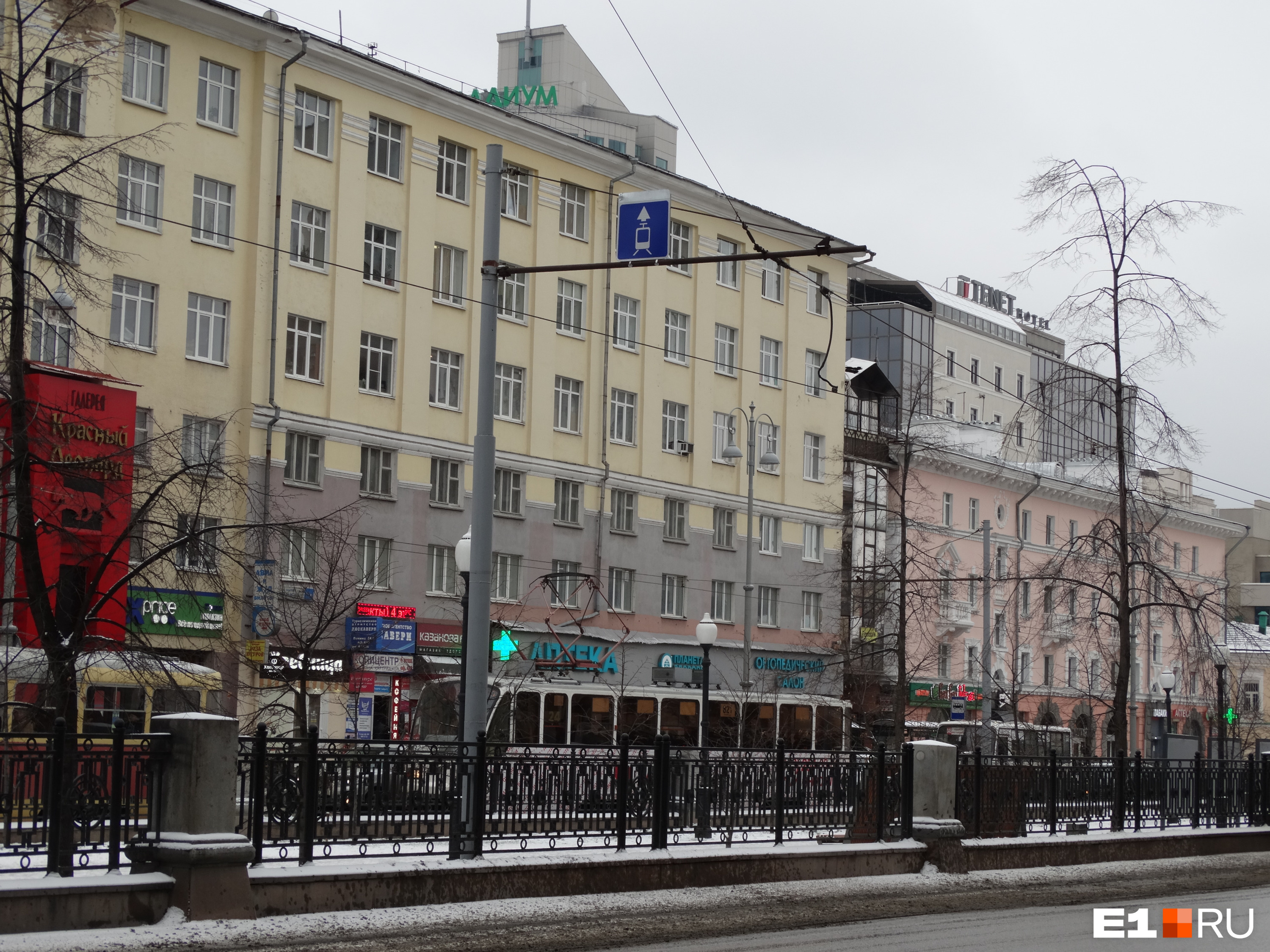 На проспекте Ленина выделенки для трамваев будут контролировать камеры