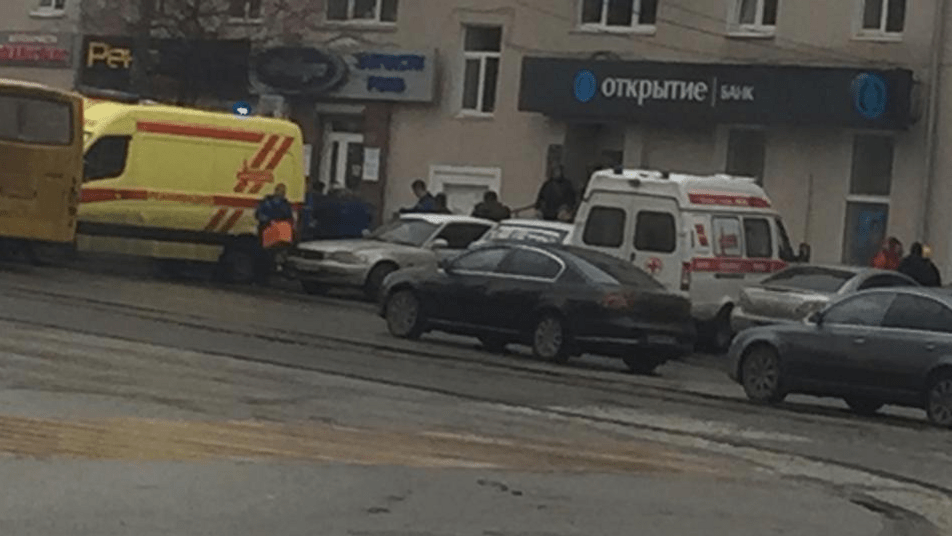В Екатеринбурге налетчик застрелил клиента банка «Открытие». Его филиал до этого грабили в Тюмени