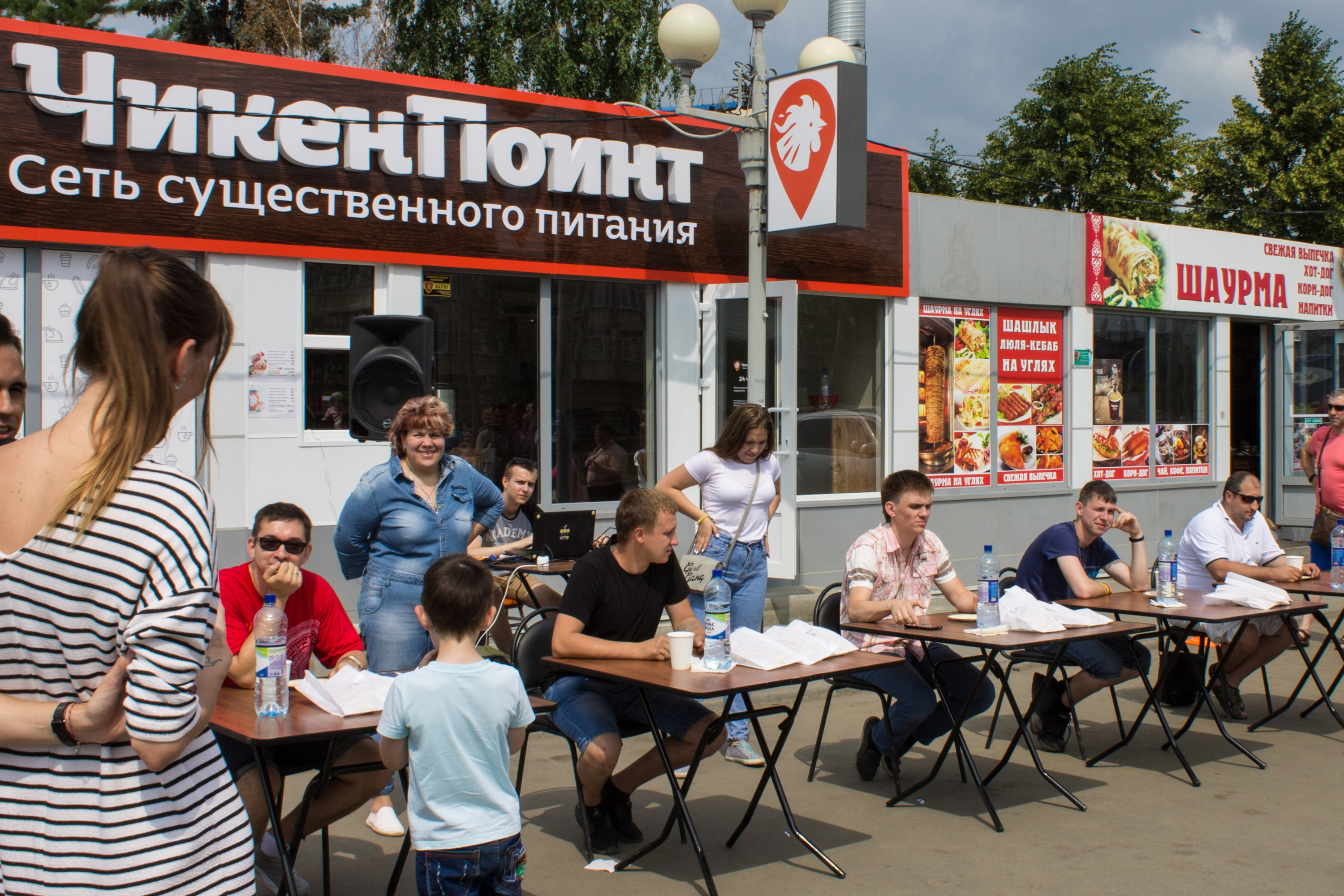 Шаурма челябинск. Конкурс шаверма. Чемпионат по шаурме. Чемпионат поедания шавермы. Шаурма Светлана Челябинск.