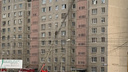 «Спасатель забрался на 9-й этаж»: жителей высотки в Челябинской области напугал пожар
