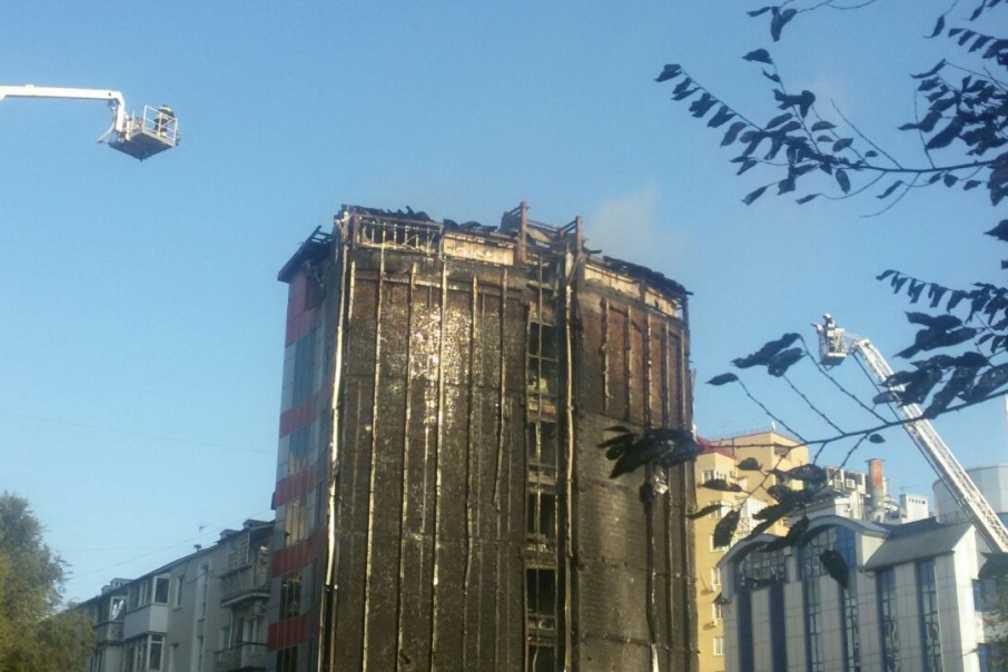 Фасад бизнес-отеля полностью сгорел