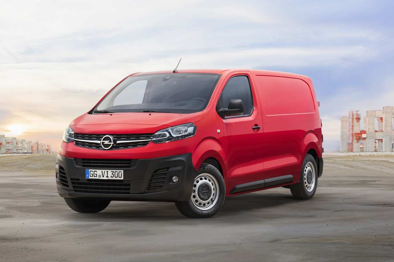 Ещё один клон — Opel Vivaro. Впрочем, эта модель никогда не была самостоятельной и в прошлые годы была копией Renault Trafic Ещё один клон — Opel Vivaro. Впрочем, эта модель никогда не была самостоятельной и в прошлые годы была копией Renault Trafic