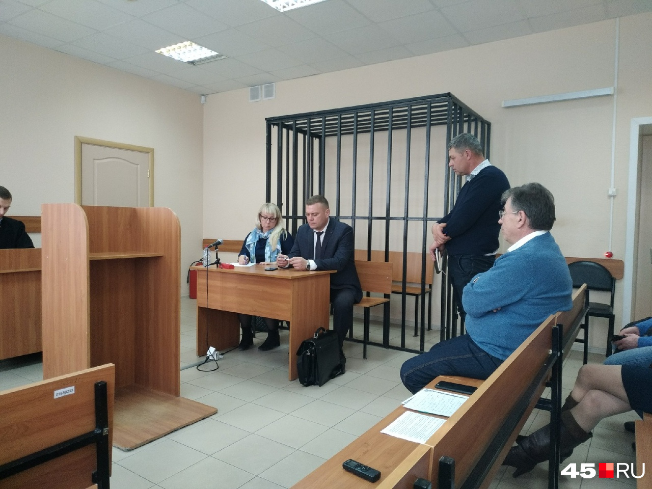 Андрей Тябутов и во время прений, и в последнем слове кратко попросил признать его невиновным