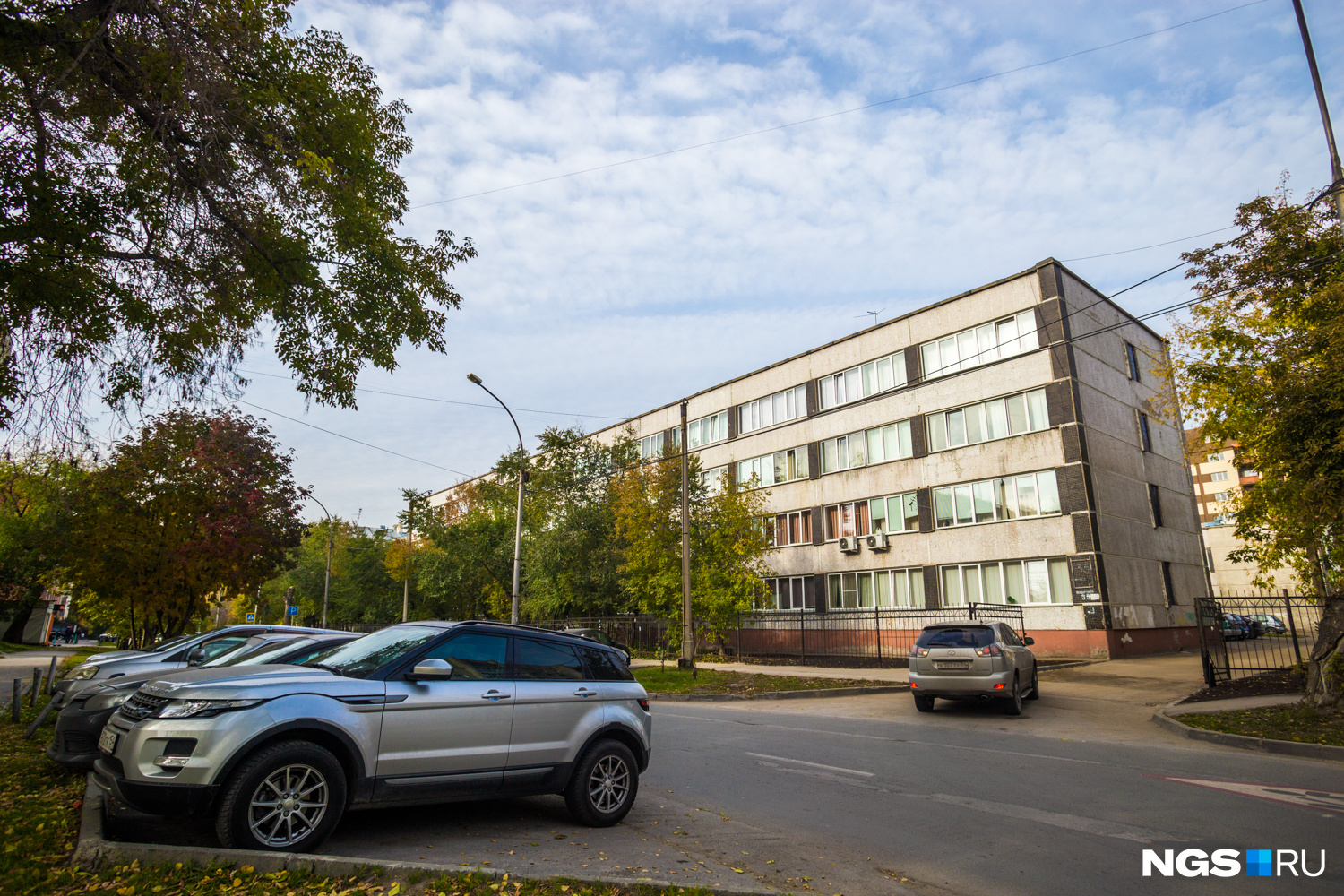 Гимназия 4. 2 новосибирская гимназия. Улица писарева новосибирск. Гимназия 7 сибирская новосибирск. Новосибирск школа гимназия 9.