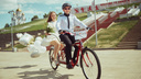 С таксой и на велосипеде: как женятся самарцы и отмечают свои свадебные юбилеи