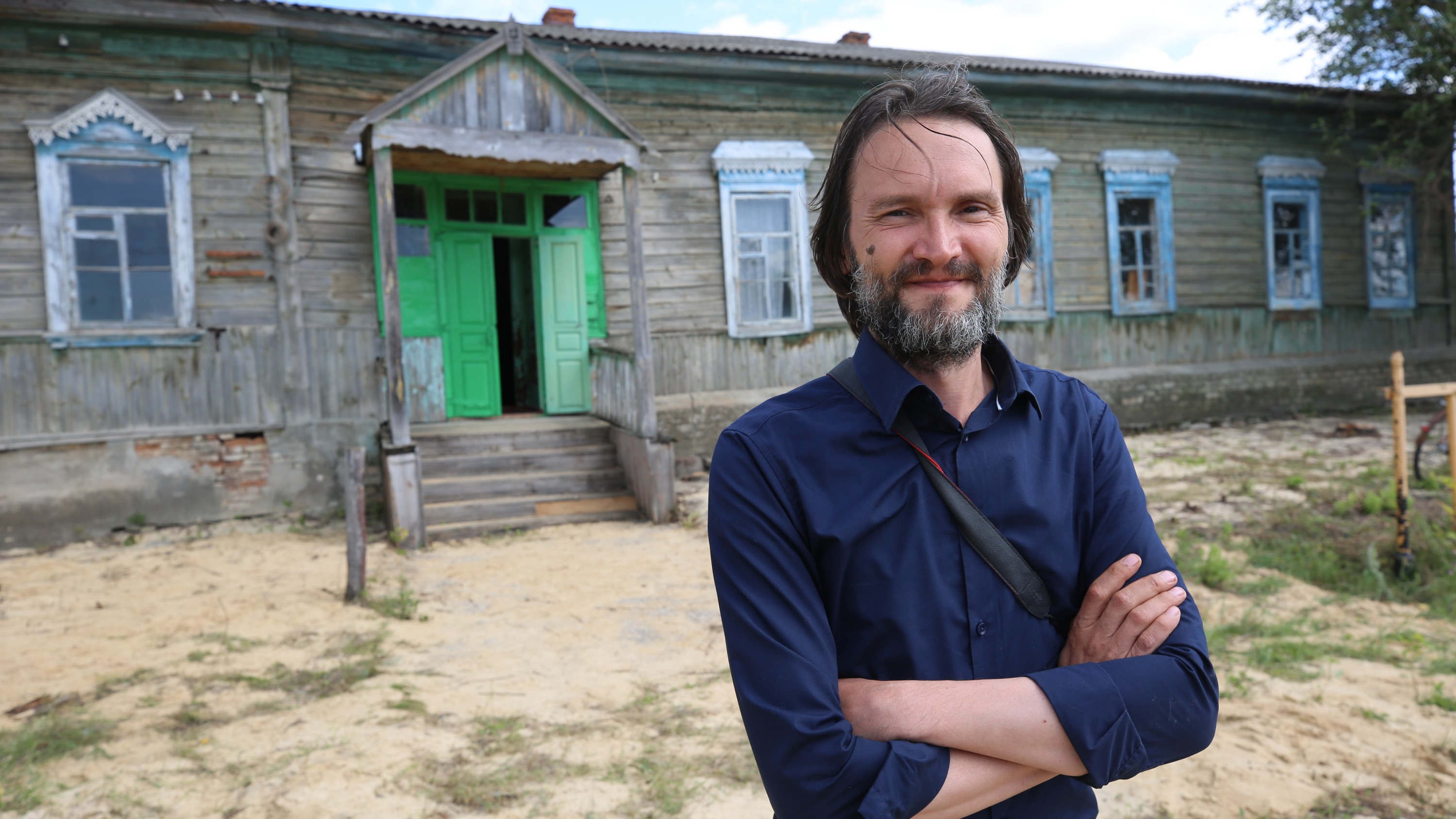 Музейный менеджер спасает заброшенную школу и вымирающий хутор международным фотофестивалем