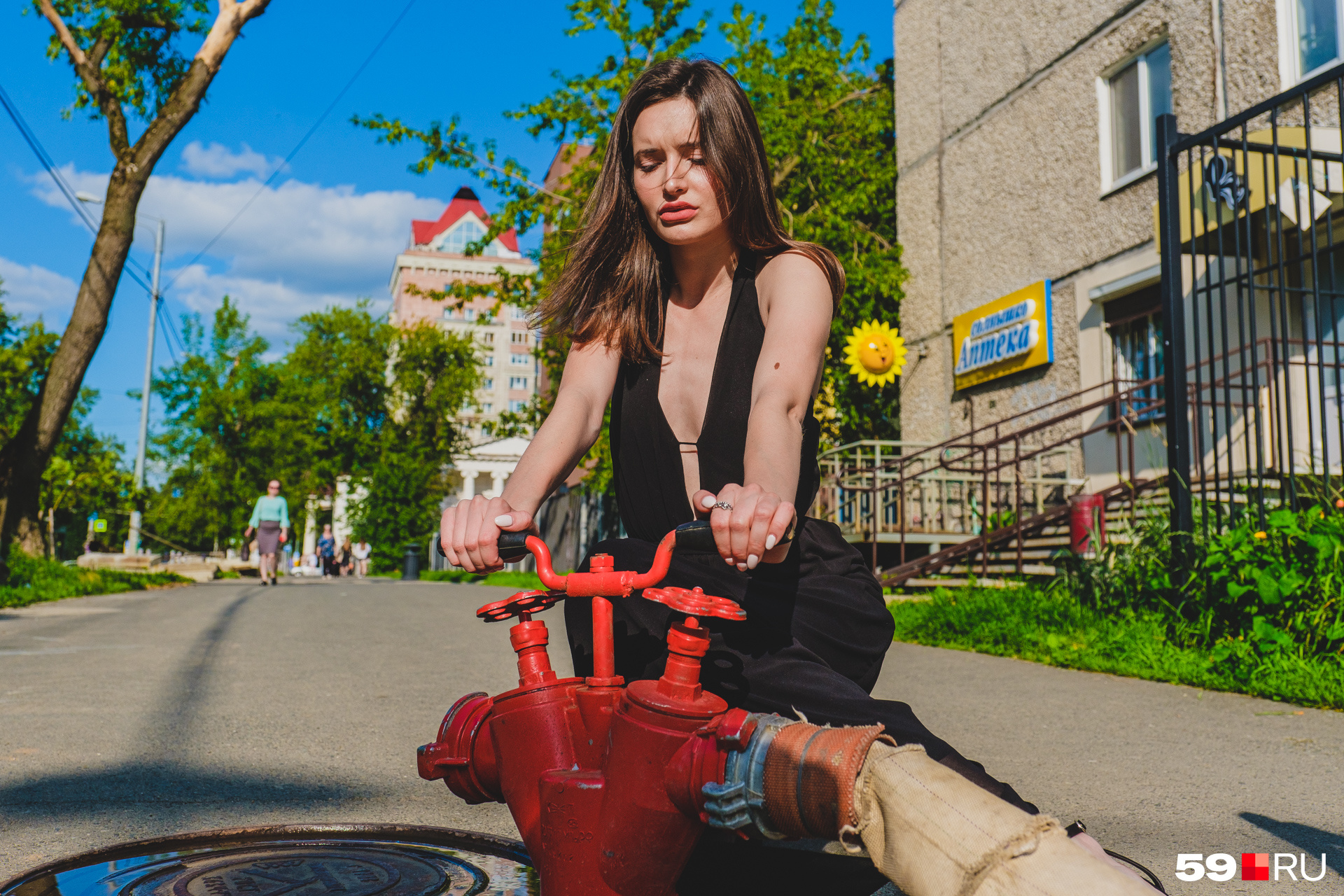 Если вы думаете, что мы только и делаем, что фоткаемся, то вы ошибаетесь — нас потом работать заставили Если вы думаете, что мы только и делаем, что фоткаемся, то вы ошибаетесь — нас потом работать заставили