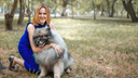 25 породистых собак пришли фотографироваться с новосибирцами в Первомайский сквер