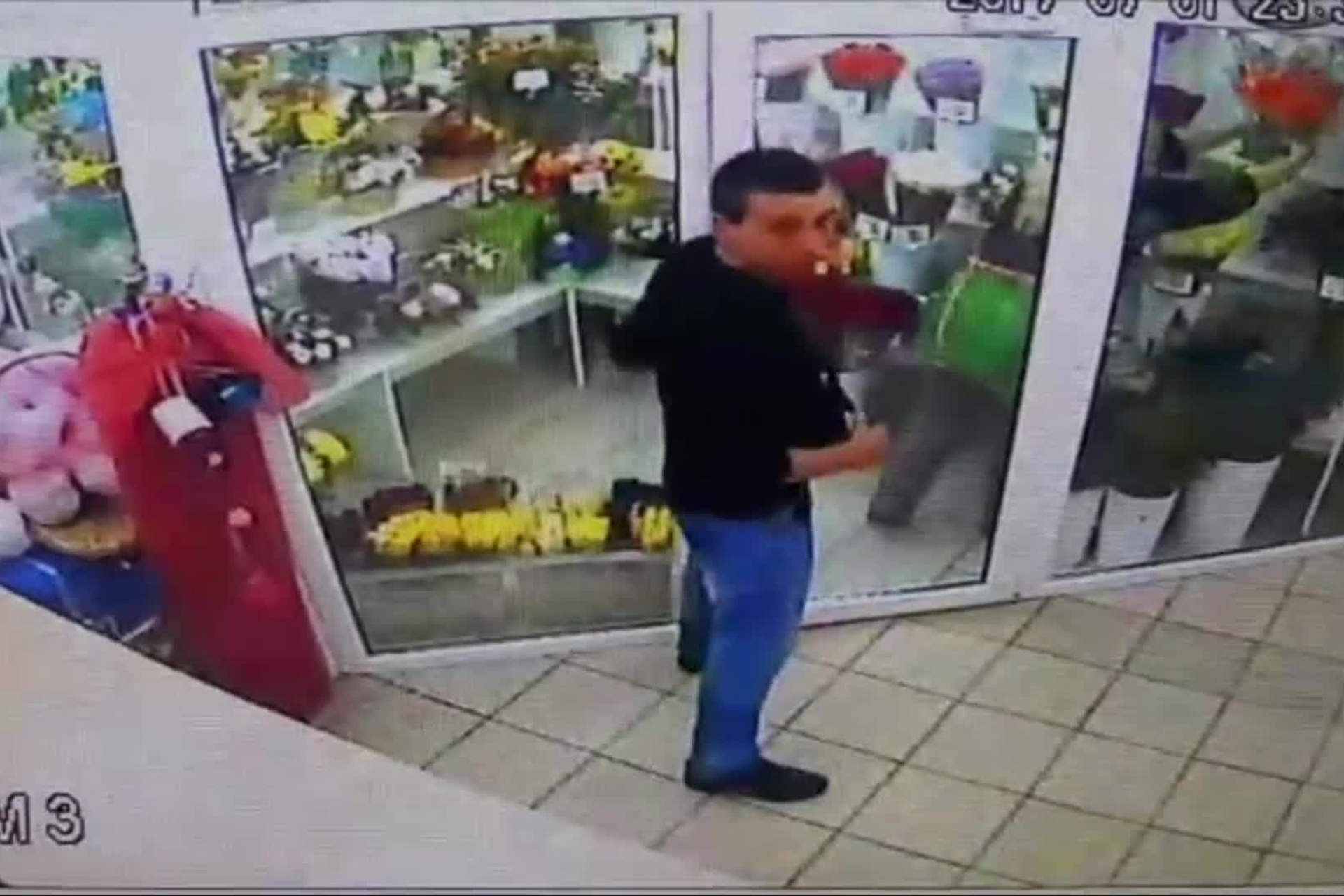 обвиняемый в суде. грабитель запертый. ограбление банка на бейкер стрит 1971. грабитель запертый. грабитель запертый.