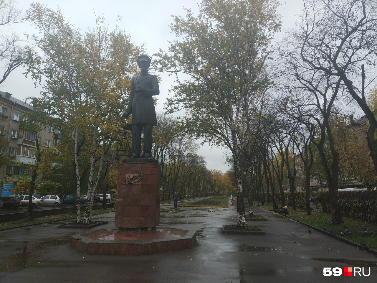 12:55. На площади Дружбы у памятника Славянову тоже
митинга нет. Кто где? Ау! 12:55. На площади Дружбы у памятника Славянову тоже
митинга нет. Кто где? Ау!