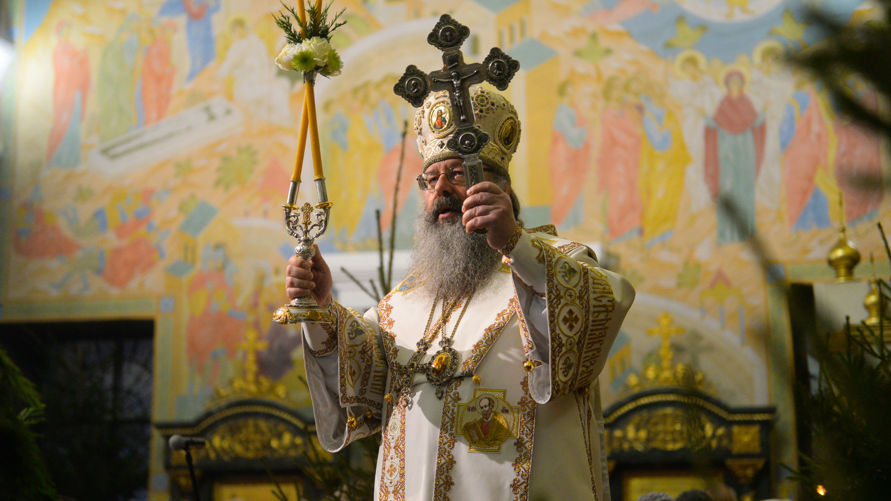 «Больше тепла и душевности»: митрополит Кирилл провёл рождественское богослужение в Екатеринбурге