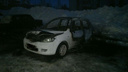 В «Снегирях» машину новосибирца облили бензином и подожгли