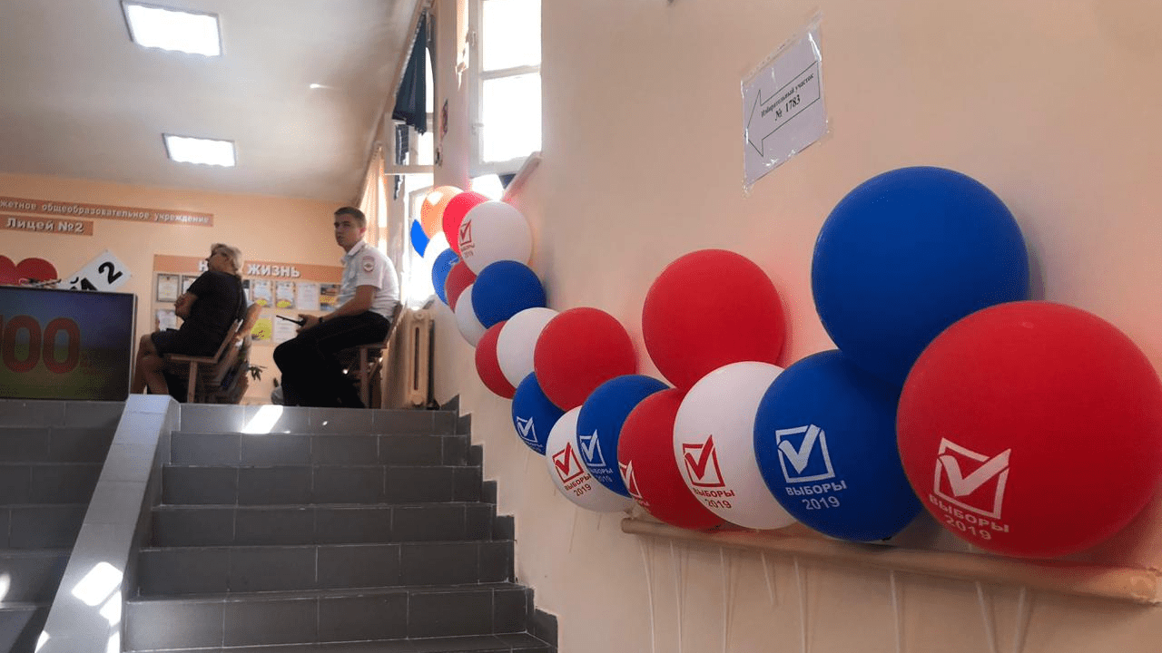 Булочки и досмотр на входе: как голосуют в Ростове ― онлайн-трансляция