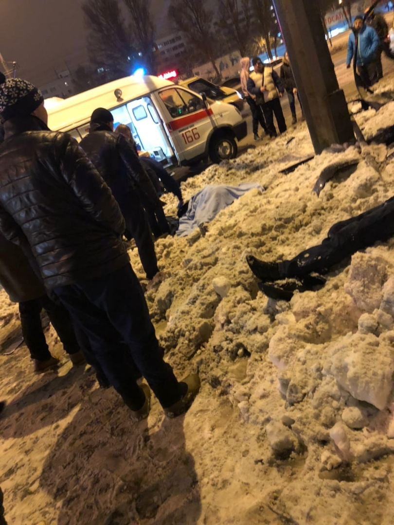 Очевидцы не исключают, что в аварии есть и погибшие Очевидцы не исключают, что в аварии есть и погибшие