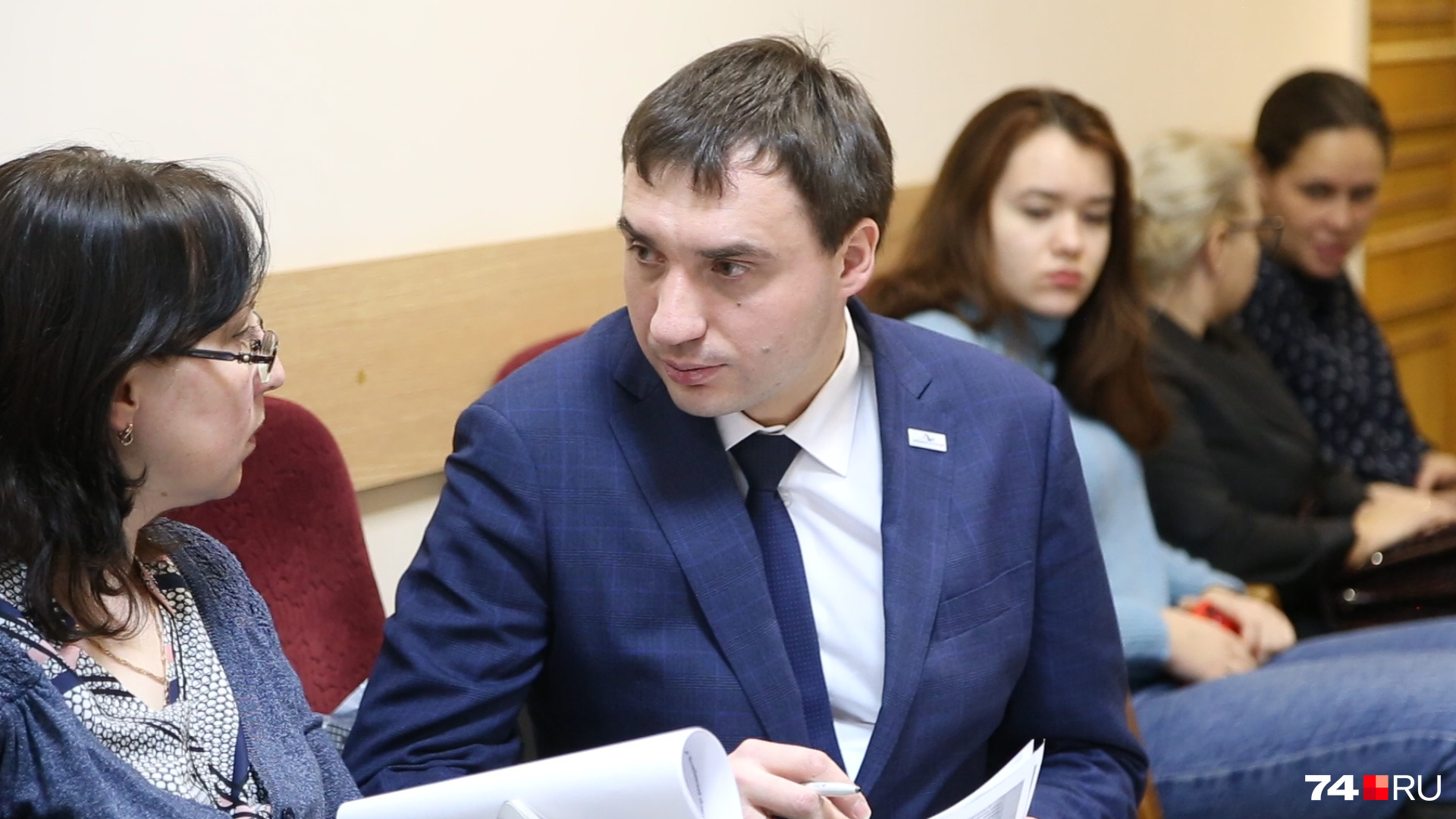 Адвокат омбудсмена утверждает, что Антон Шарпилов поступил как мужчина и не стал рассказывать, как плохо его жена заботилась о детях
