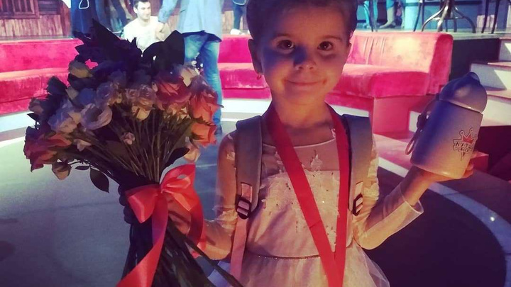 Самая гибкая девочка России из Лесосибирска снялась в шоу Галкина «Лучше всех»