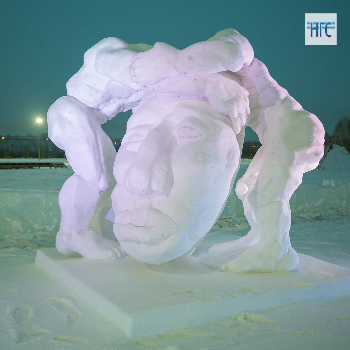 Скульптура «Сотрудничество», команда Snow Art, Гливице (Польша)