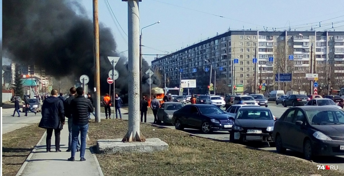 Перед сегодняшней проверкой транспорта главой региона на Северо-Крымской сгорела маршрутка Перед сегодняшней проверкой транспорта главой региона на Северо-Крымской сгорела маршрутка