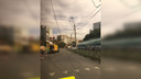 Неосторожный водитель КАМАЗа парализовал движение троллейбусов в Самаре