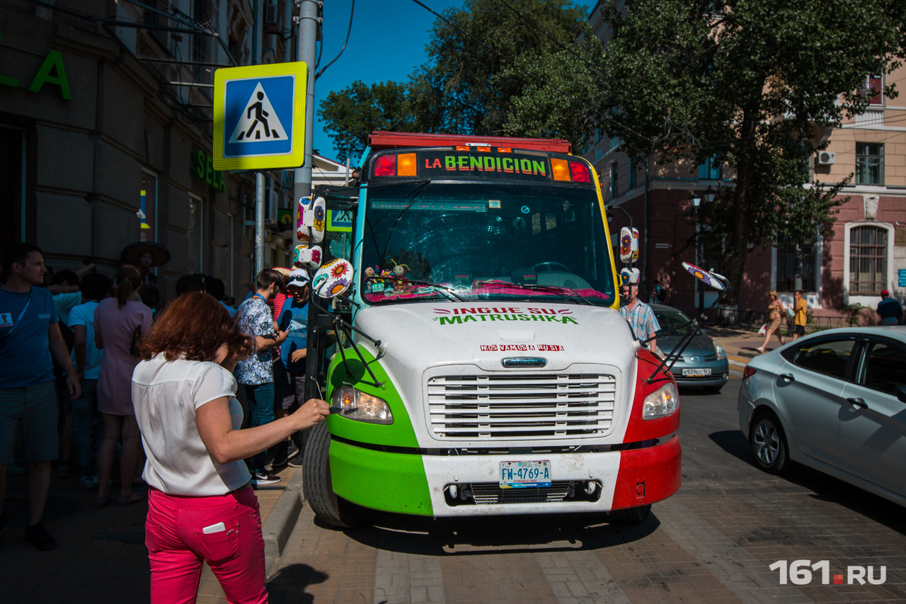 Микроавтобус мексиканцев в Ростове
