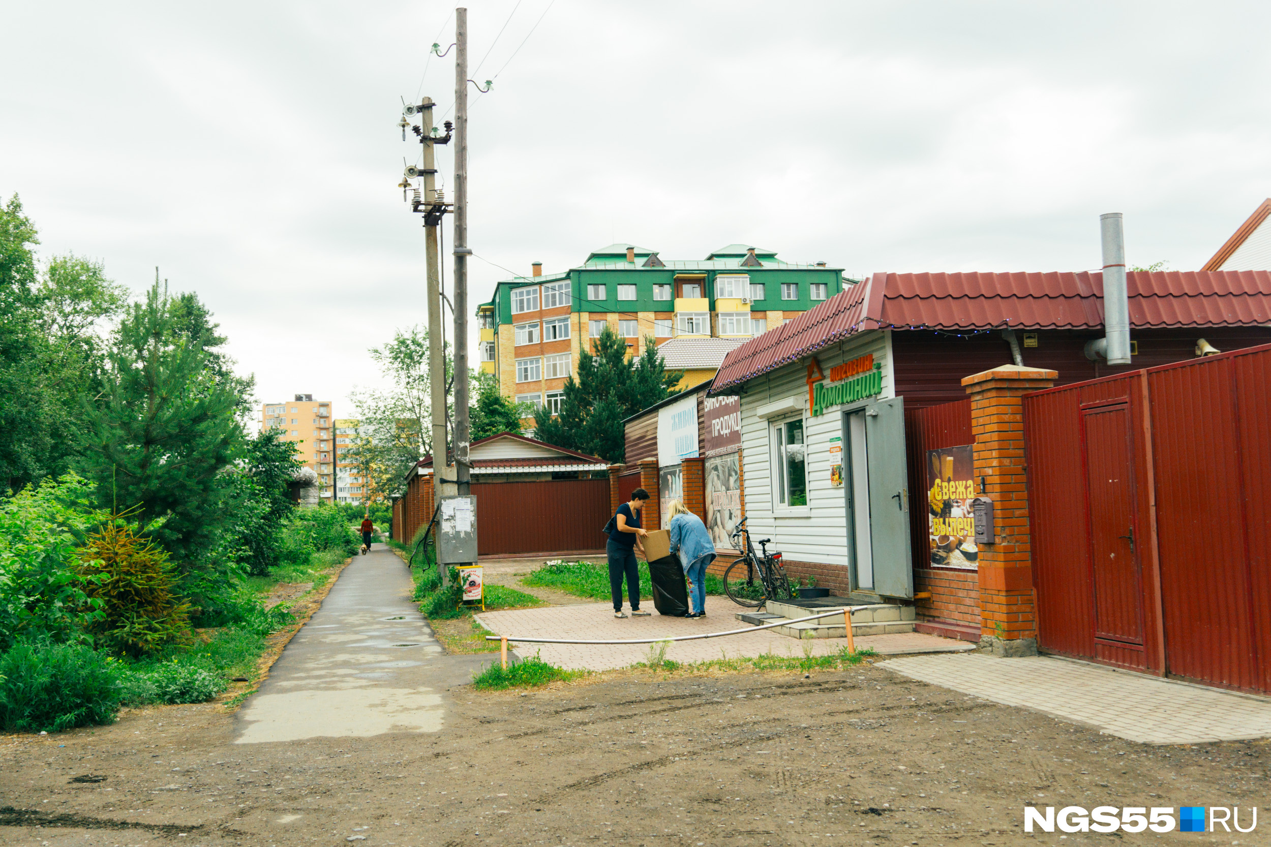 Сибниисхоз омск. Омск СИБНИИСХОЗ район. Сад СИБНИИСХОЗА Омск. Школа на СИБНИИСХОЗЕ Омск. СИБНИИСХОЗ 50 Омск фото.