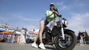 Родео, девочки и крутые развороты: мотоциклисты устроили заезды на скорость в центре Челябинска