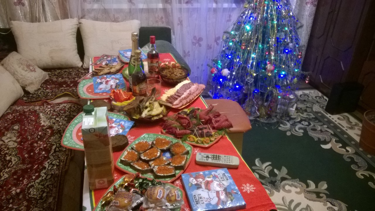 Стол Николая Зятькова Стол Николая Зятькова