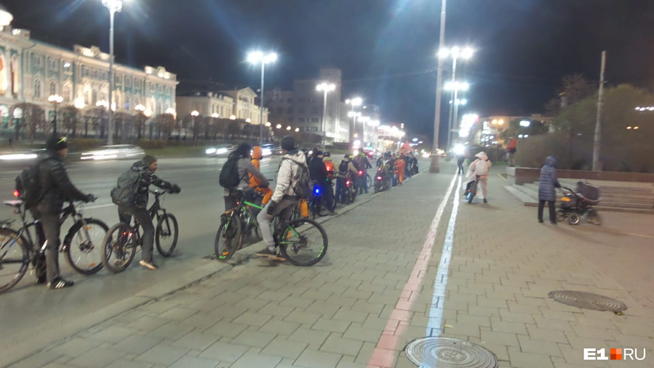 Ребята прокатились по центру Екатеринбурга