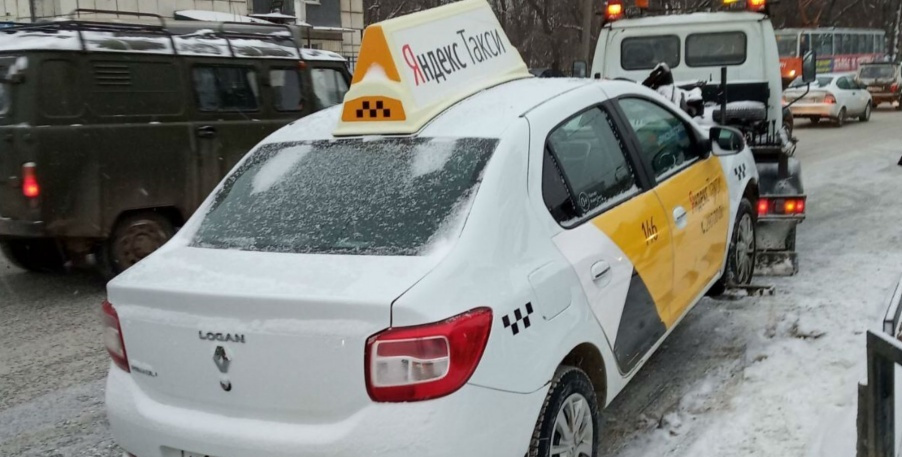 В Перми проходят рейды по выявлению таксистов-нарушителей, по результатам которых некоторые машины эвакуируют