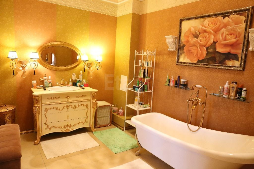 «Дворцовая отделка» в ванной предлагается за дополнительную плату
