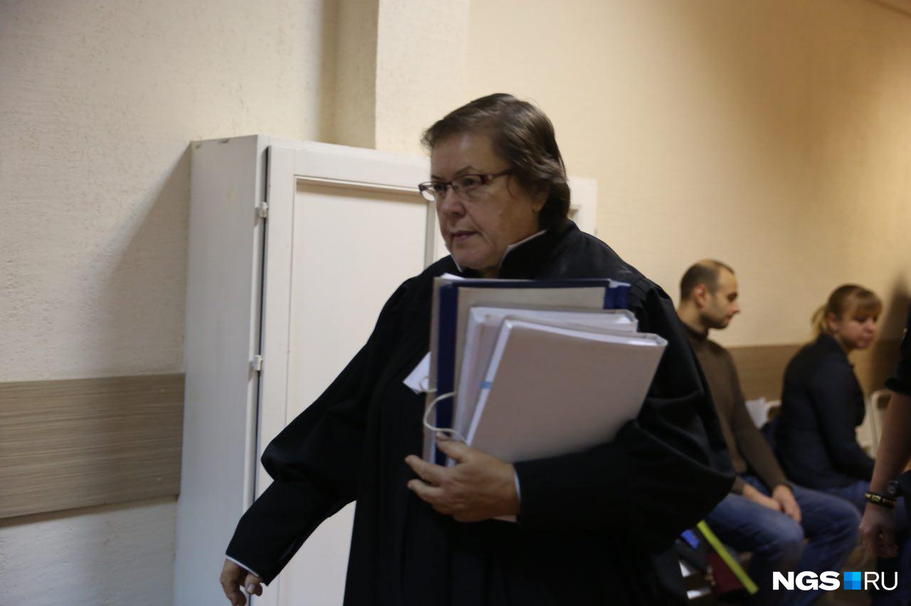 Судье Людмиле Билюковой досталось на рассмотрение уголовное дело объёмом более 80 томов